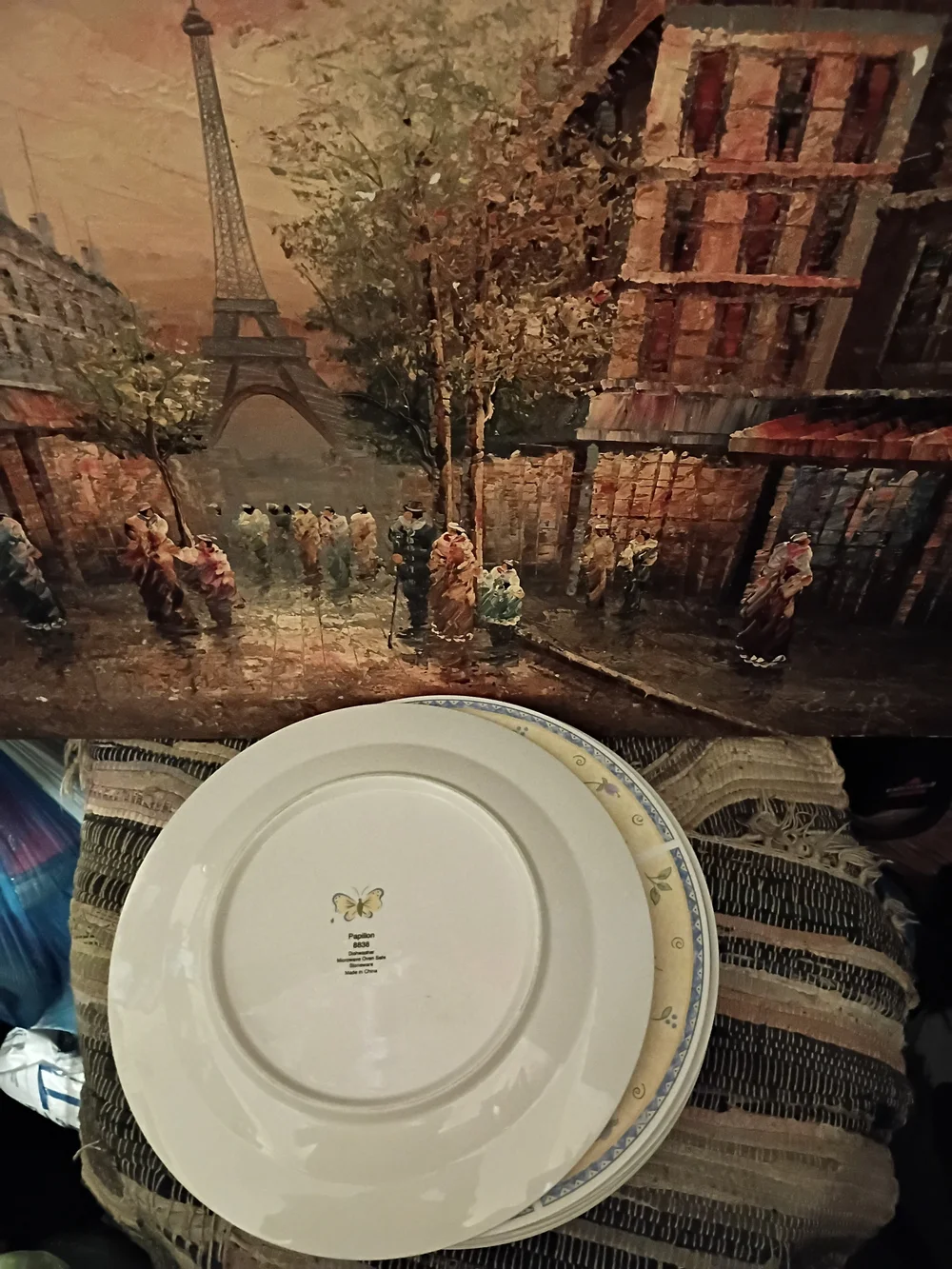 Classic White Ceramic Dinner Plate with Subtle Blue and Cream Accent